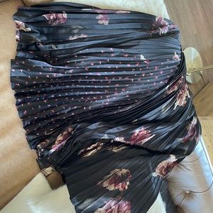 VINCE Dark Floral Skirt - Size 2 or 4